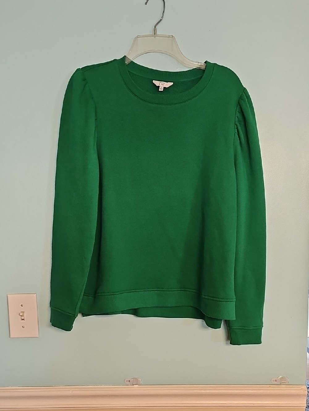 crown & ivy Emerald Green Puff-Sleeve Crewneck Sweater - Never worn